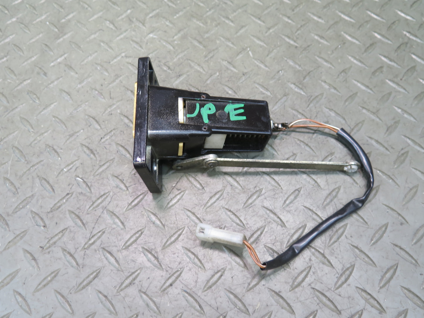 1984-1986 Porsche 928 Rear Trunk Hatch Lock Latch Receiver w Actuator Motor