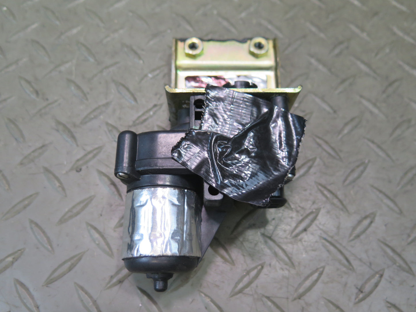 1984-1986 Porsche 928 Rear Trunk Hatch Lock Latch Receiver w Actuator Motor