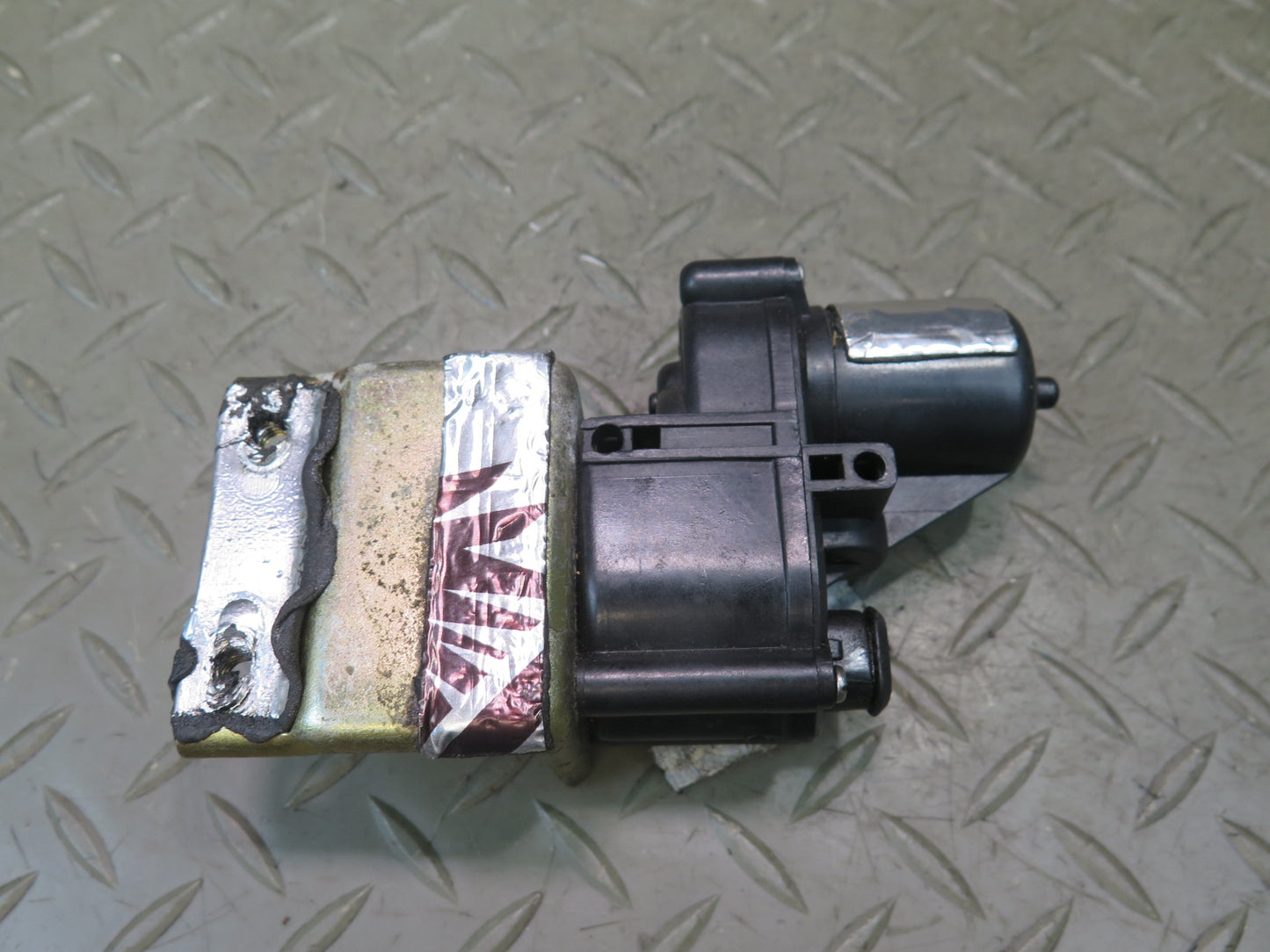 1984-1986 Porsche 928 Rear Trunk Hatch Lock Latch Receiver w Actuator Motor