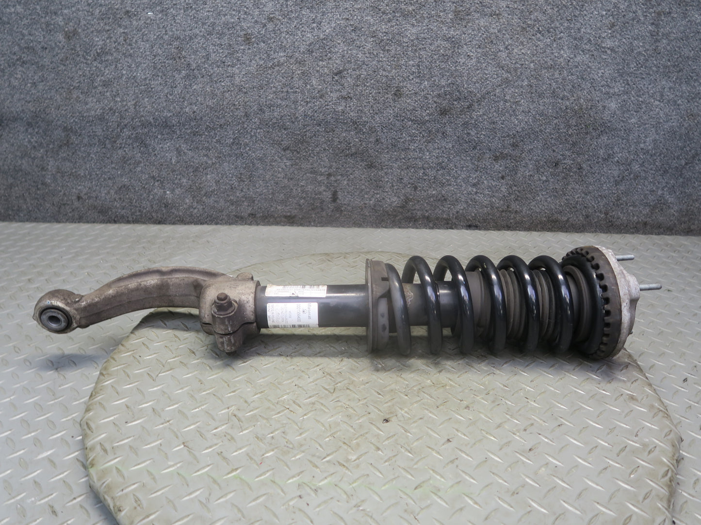 14-20 Maserati Ghibli M157 SQ4 AWD Front Left & Right Strut Shock Absorber Set
