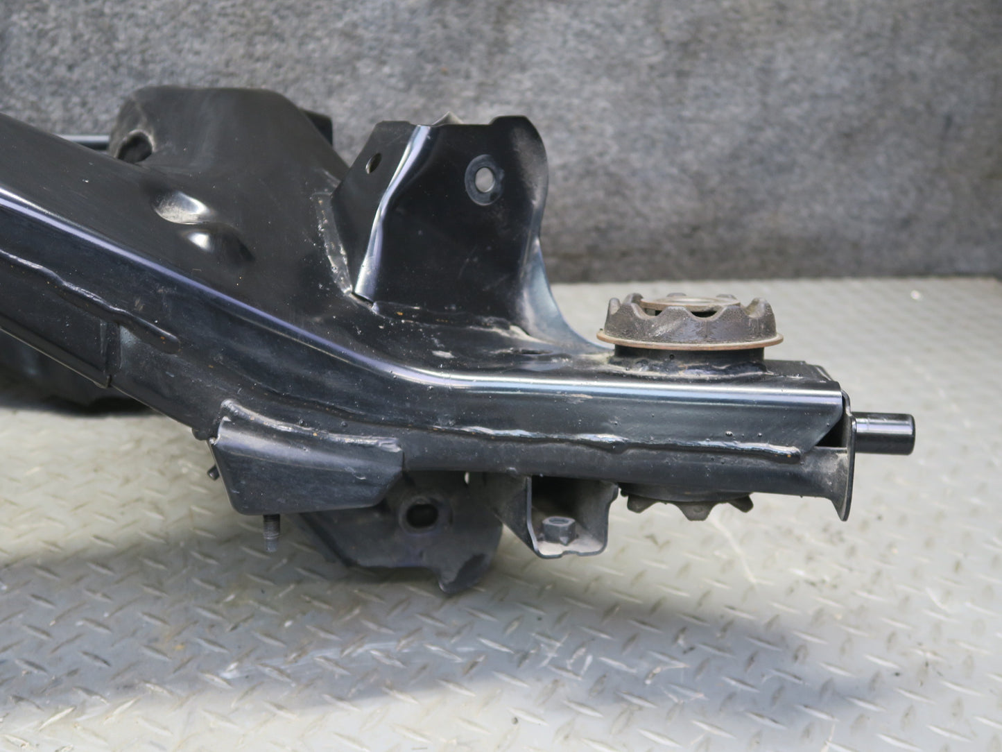 09-20 Nissan Z34 370Z Rear Suspension Subframe Crossmember Carrier 31K Miles OEM