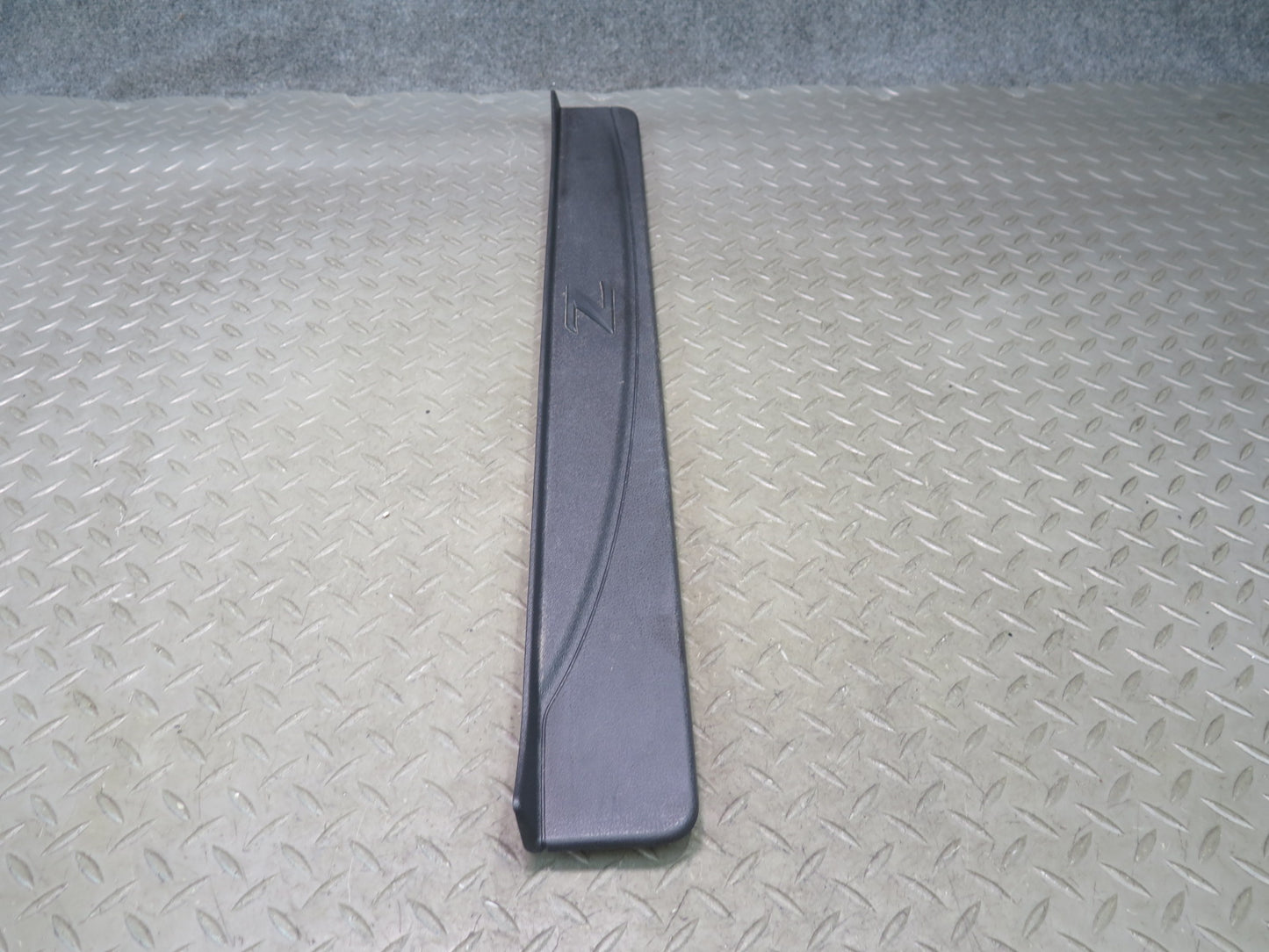 09-20 Nissan Z34 370Z Set of 2 Left & Right Door Scuff Sill Plate Trim Black OEM