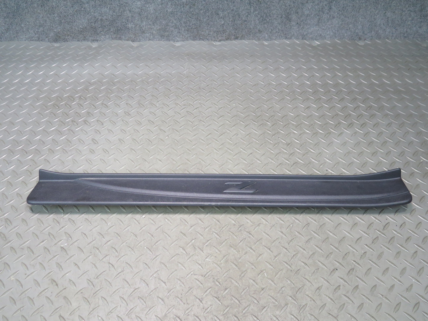 09-20 Nissan Z34 370Z Set of 2 Left & Right Door Scuff Sill Plate Trim Black OEM