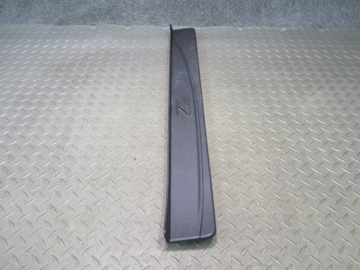 09-20 Nissan Z34 370Z Set of 2 Left & Right Door Scuff Sill Plate Trim Black OEM