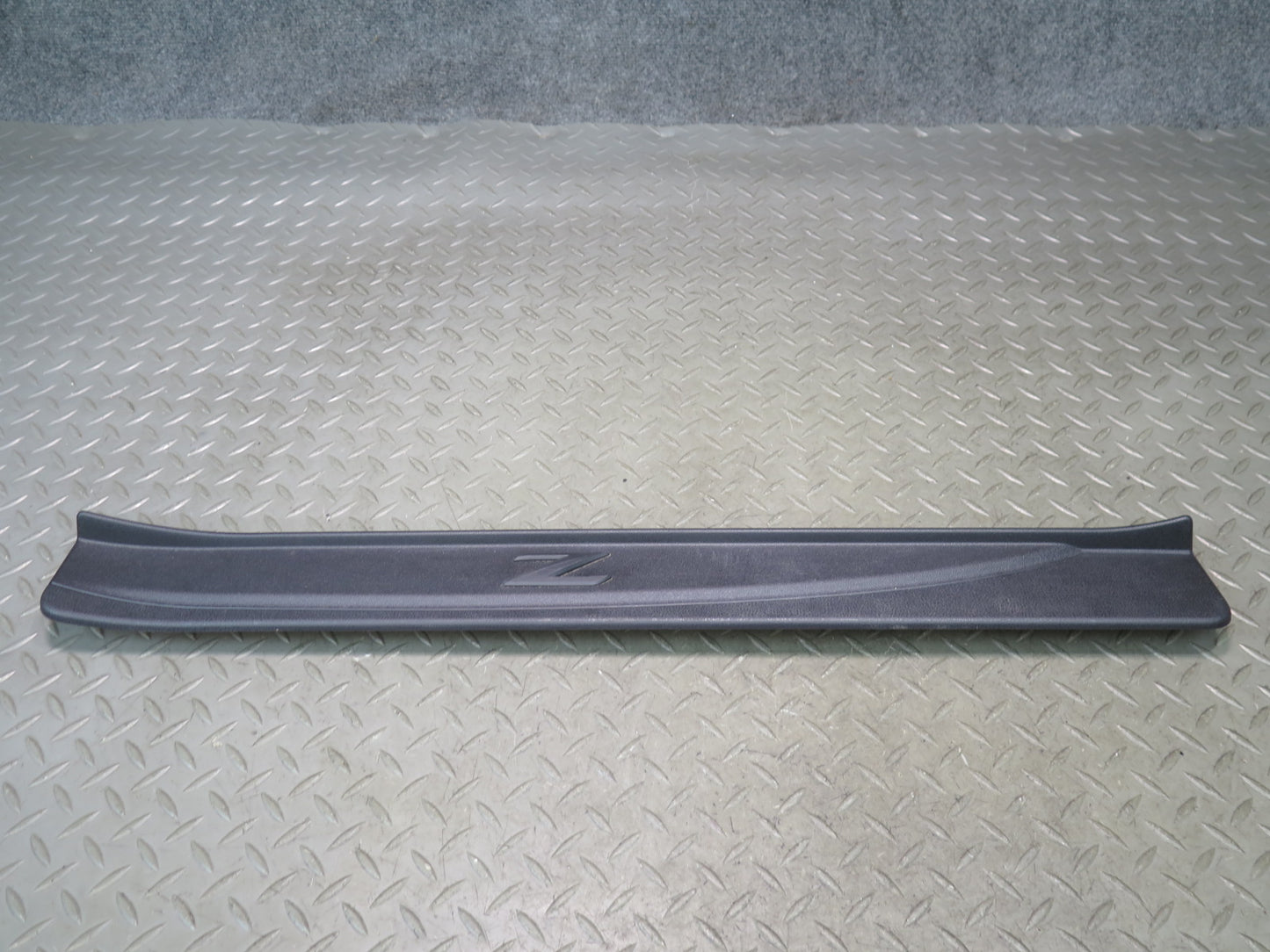 09-20 Nissan Z34 370Z Set of 2 Left & Right Door Scuff Sill Plate Trim Black OEM