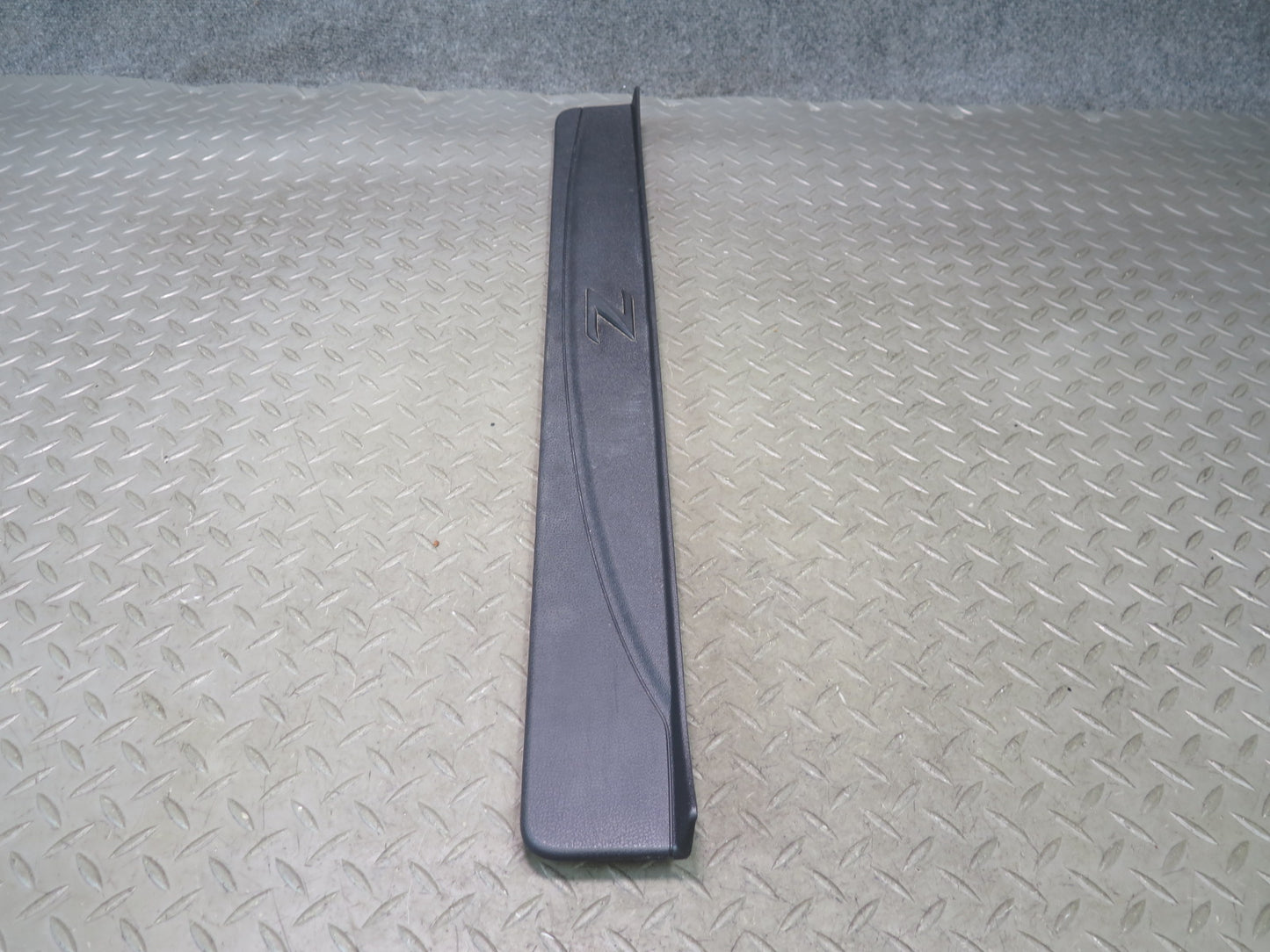 09-20 Nissan Z34 370Z Set of 2 Left & Right Door Scuff Sill Plate Trim Black OEM