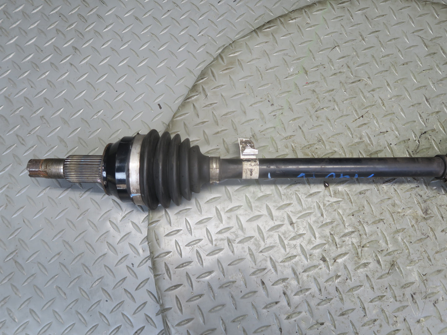 2014-2017 Maserati Ghibli M157 Front Left Suspension Axle Shaft 670032034