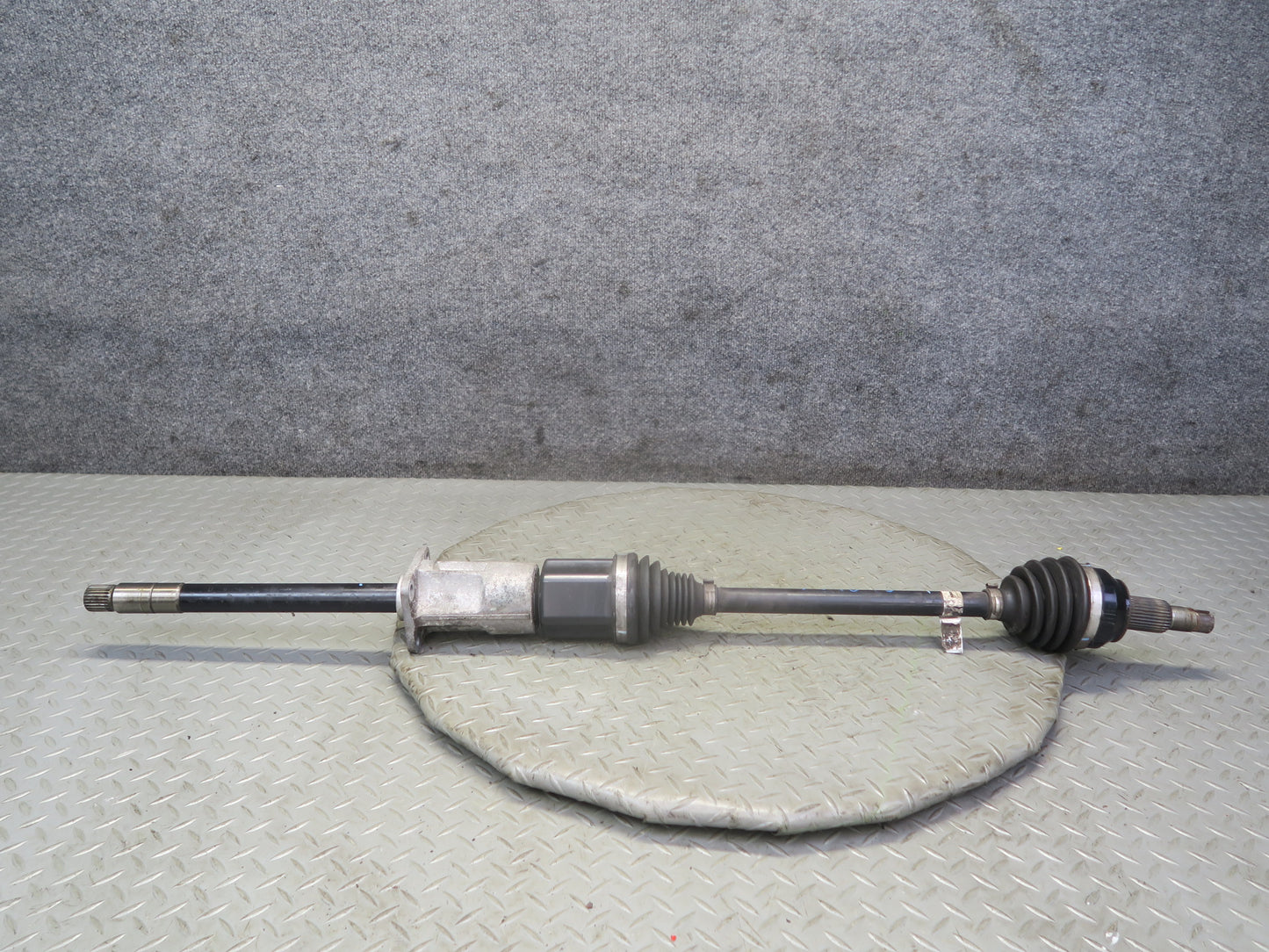 2014-2017 Maserati Ghibli M157 Front Left Suspension Axle Shaft 670032034