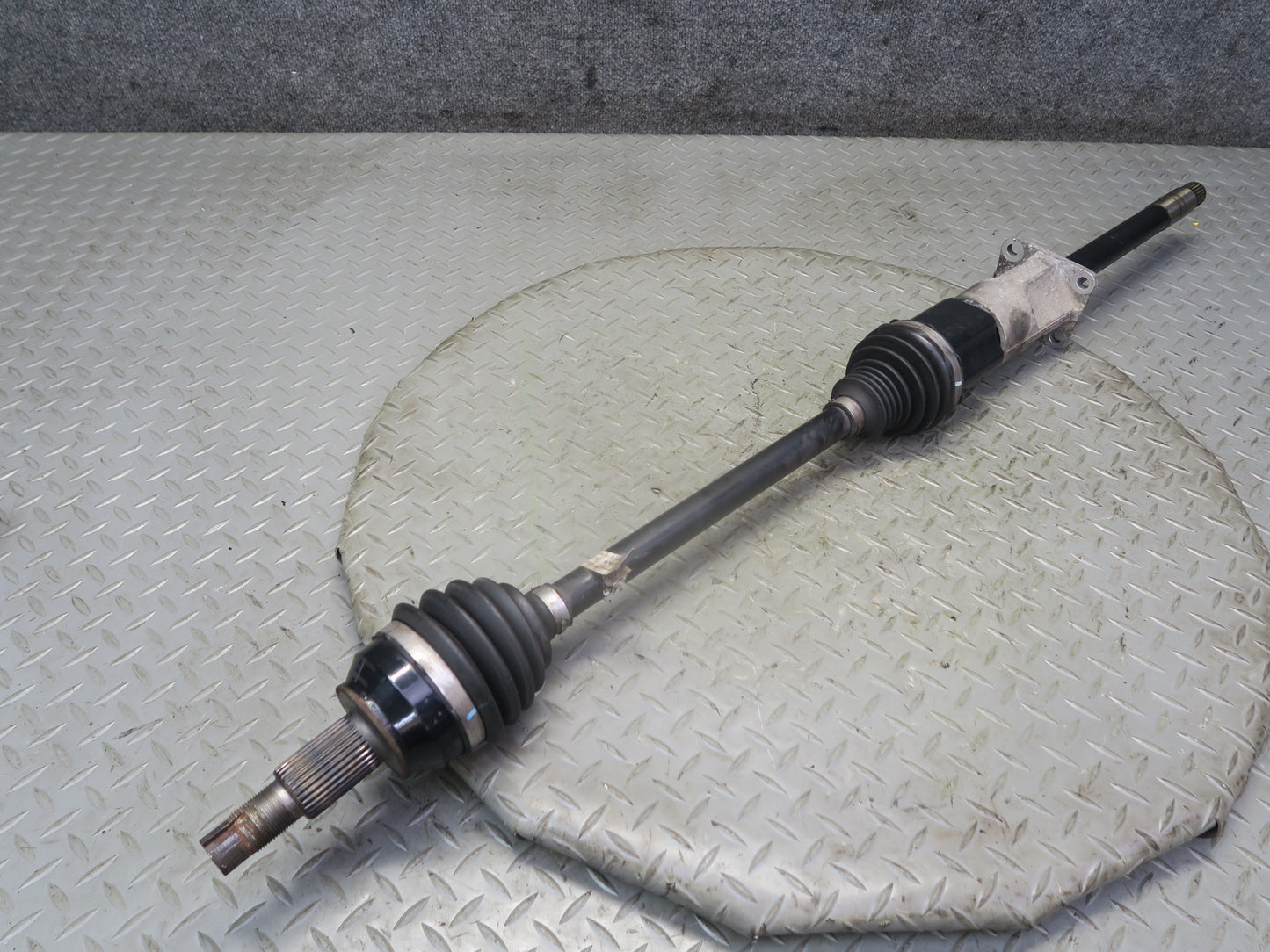 2014-2017 Maserati Ghibli M157 Front Left Suspension Axle Shaft 670032034