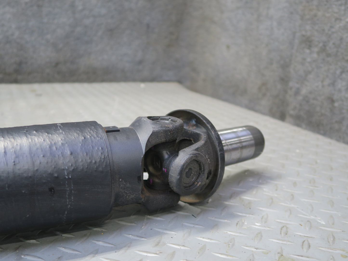 09-20 Nissan Z34 370Z M/T Rear Propeller Drive Shaft Driveshaft 31K Miles OEM