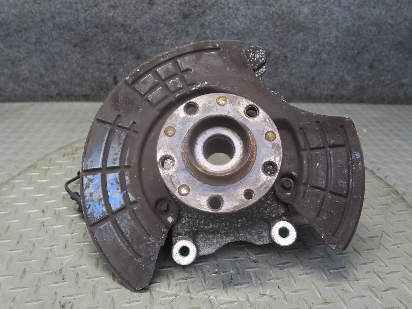 2014-2017 Maserati Ghibli M157 AWD Rear Left Spindle Knuckle Wheel Hub Bearing