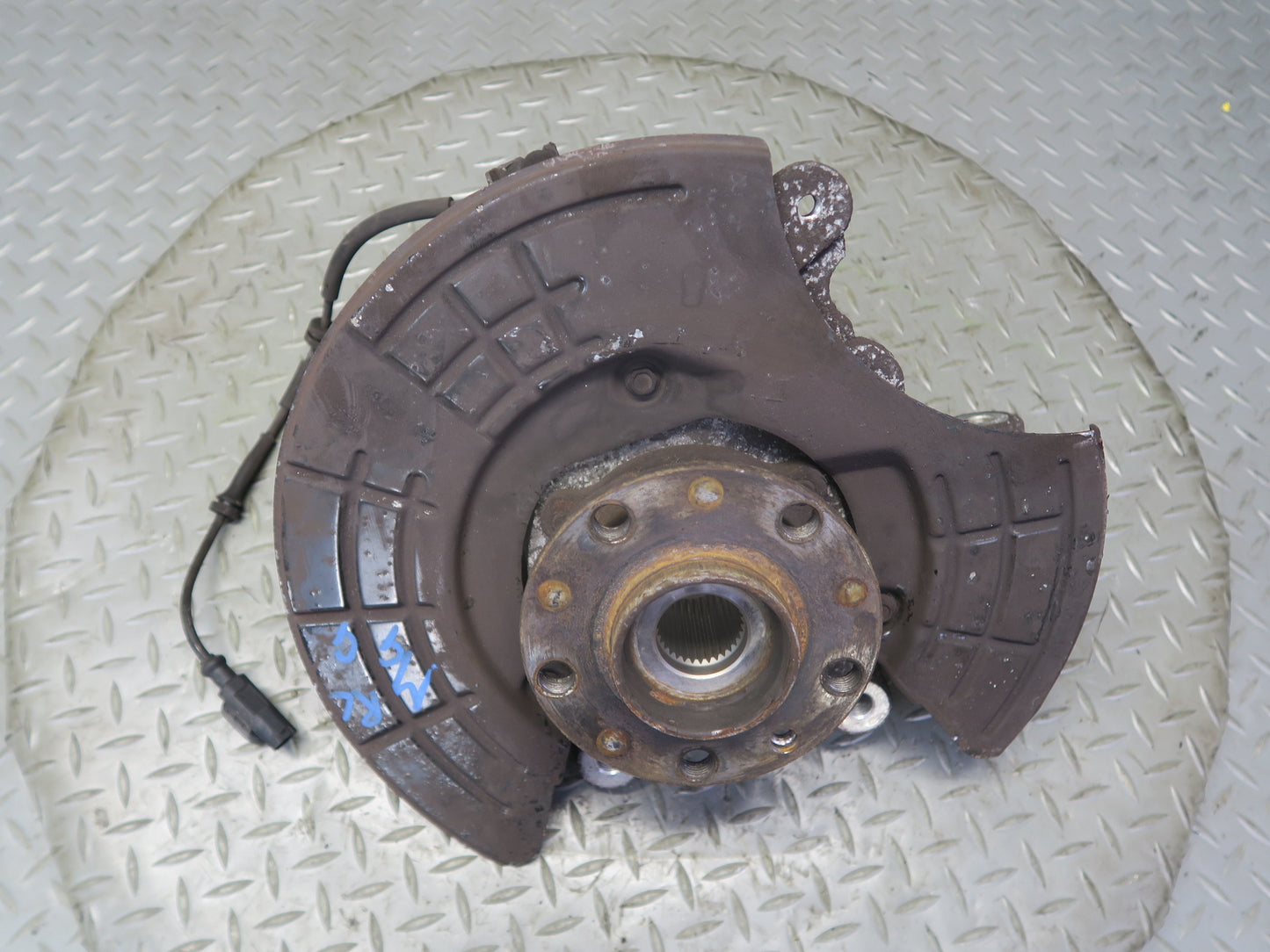 2014-2017 Maserati Ghibli M157 AWD Rear Left Spindle Knuckle Wheel Hub Bearing
