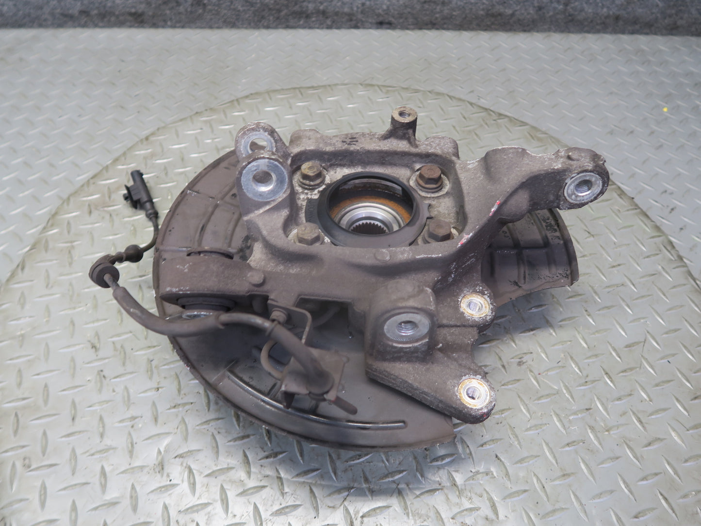 2014-2017 Maserati Ghibli M157 AWD Rear Left Spindle Knuckle Wheel Hub Bearing