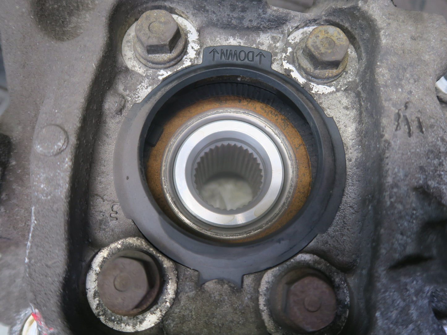 2014-2017 Maserati Ghibli M157 AWD Rear Left Spindle Knuckle Wheel Hub Bearing