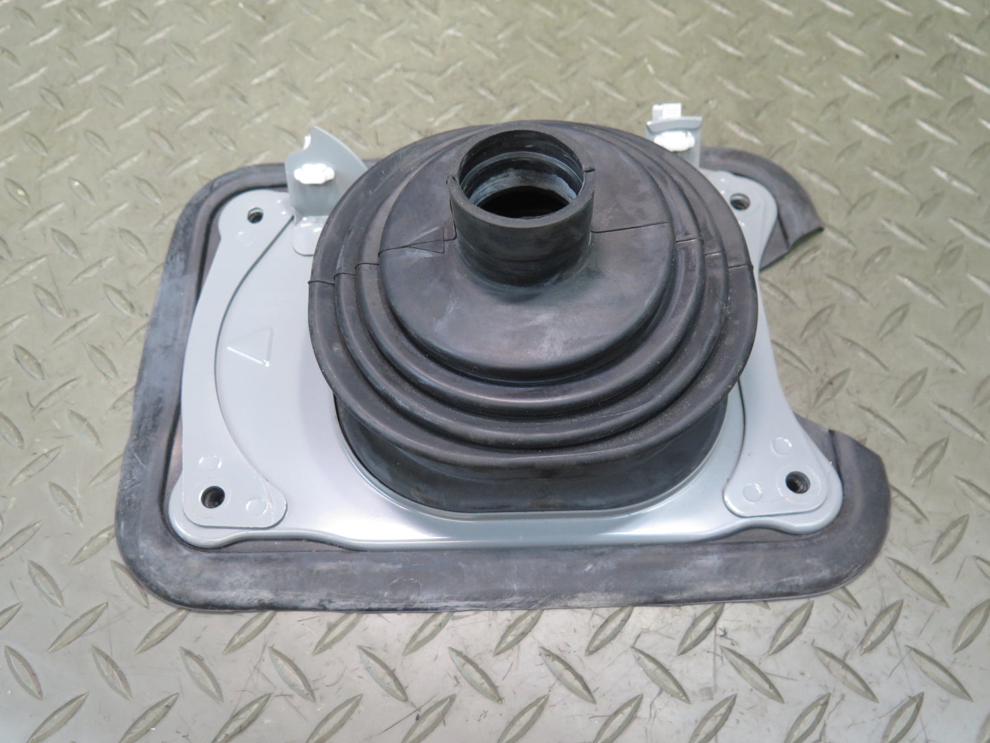 09-20 Nissan Z34 370Z M/T Manual Transmission Shifter Boot 74967-1EA0A OEM
