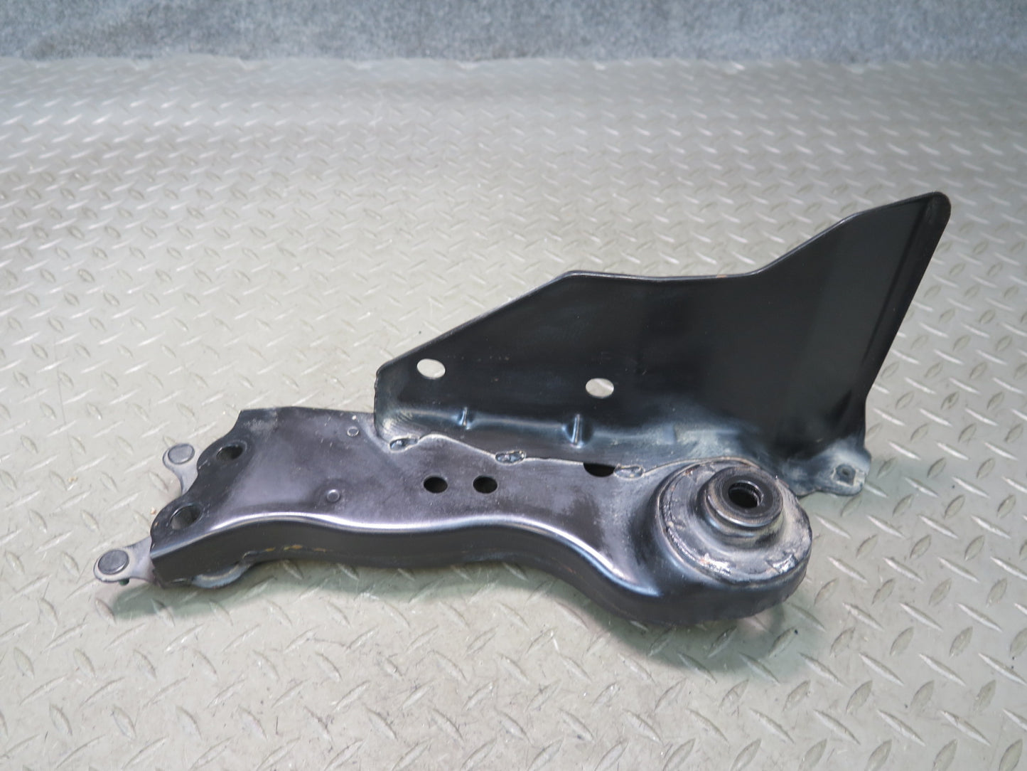 09-20 Nissan Z34 370Z Coupe Set of 2 Rear Subframe Crossmember Stay Bracket OEM
