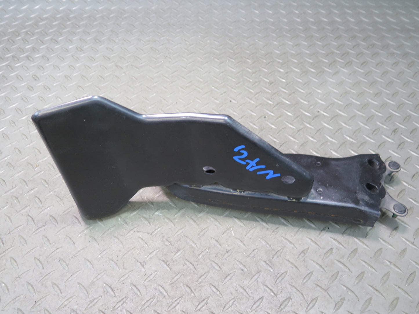 09-20 Nissan Z34 370Z Coupe Set of 2 Rear Subframe Crossmember Stay Bracket OEM