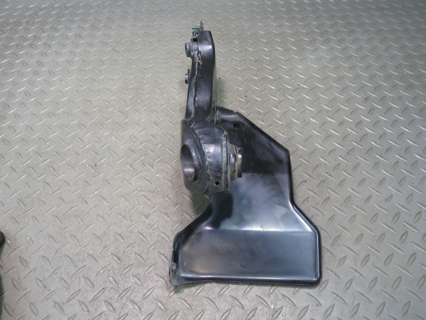 09-20 Nissan Z34 370Z Coupe Set of 2 Rear Subframe Crossmember Stay Bracket OEM