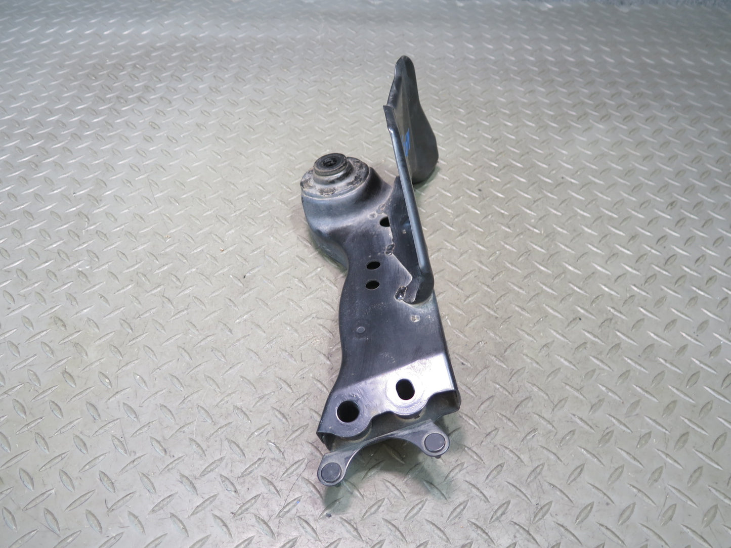 09-20 Nissan Z34 370Z Coupe Set of 2 Rear Subframe Crossmember Stay Bracket OEM