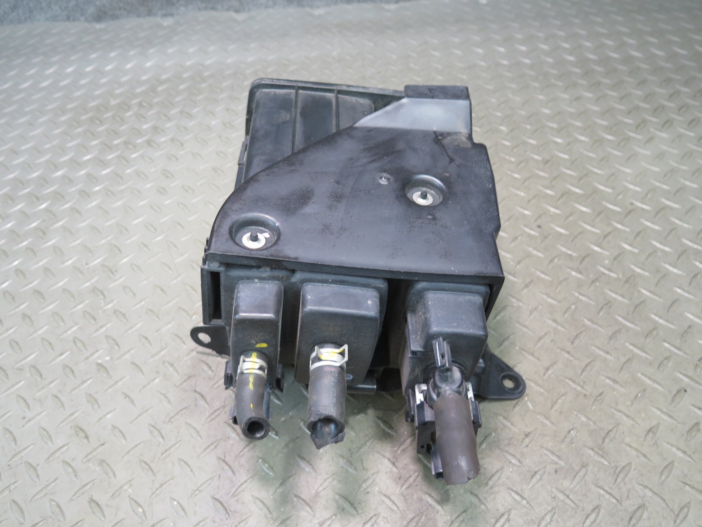 09-20 Nissan Z34 370Z Fuel Evap Vapor Charcoal Canister 14950-AM600 OEM
