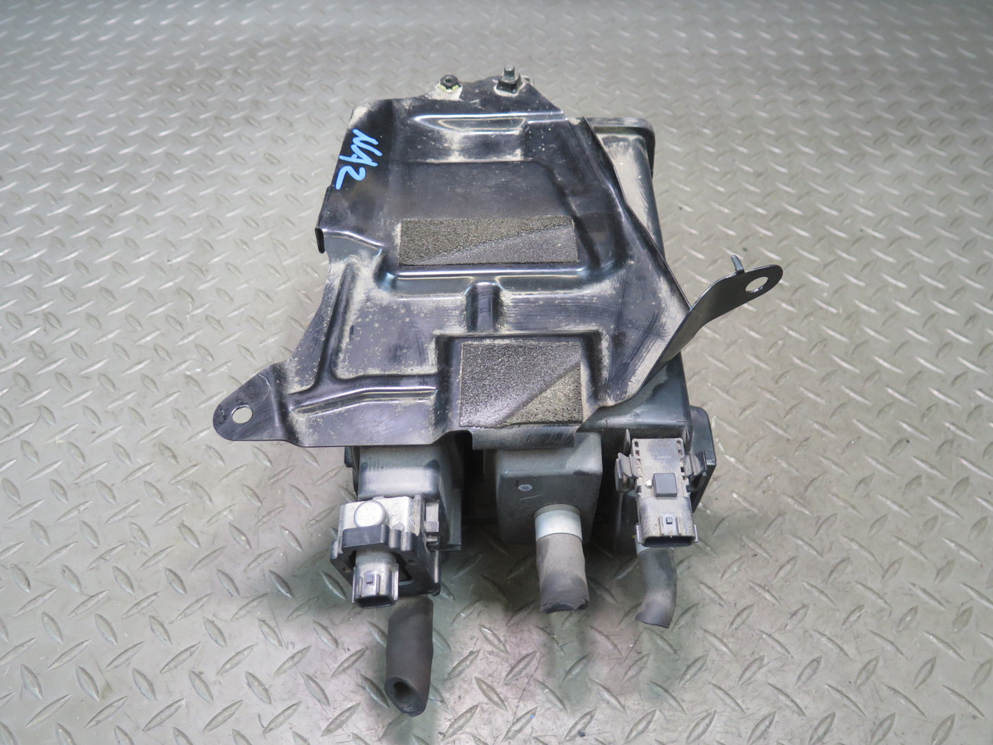 09-20 Nissan Z34 370Z Fuel Evap Vapor Charcoal Canister 14950-AM600 OEM