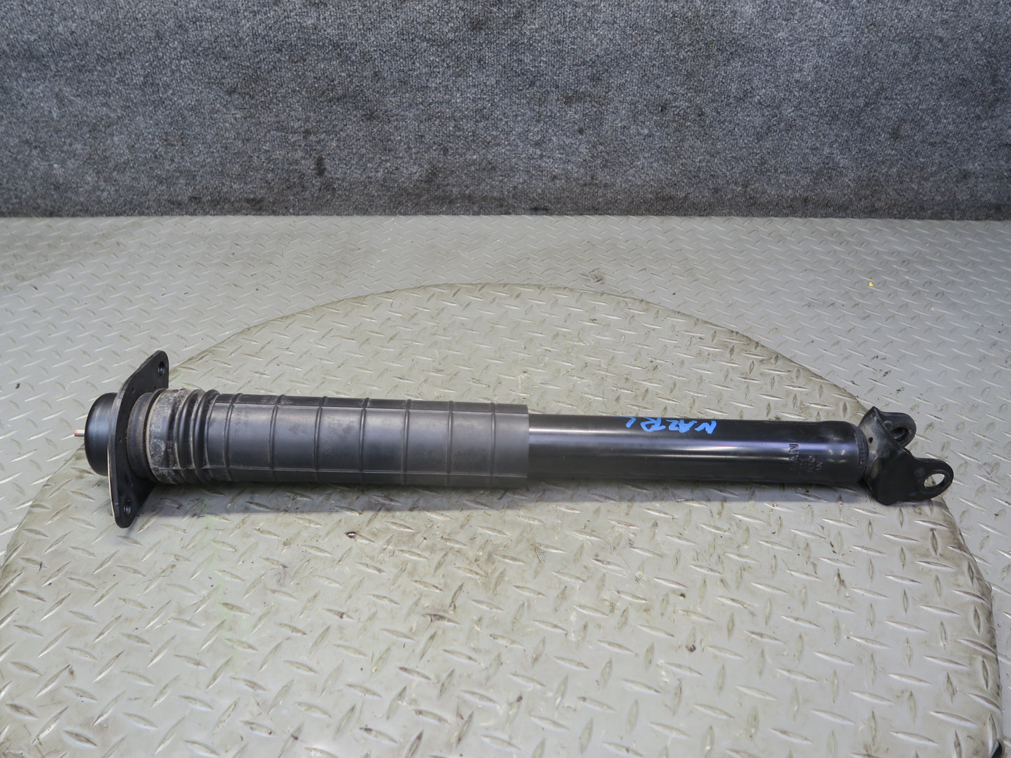 09-14 Nissan Z34 370Z Rear Left & Right Strut Shock Absorber Set 31K Miles OEM