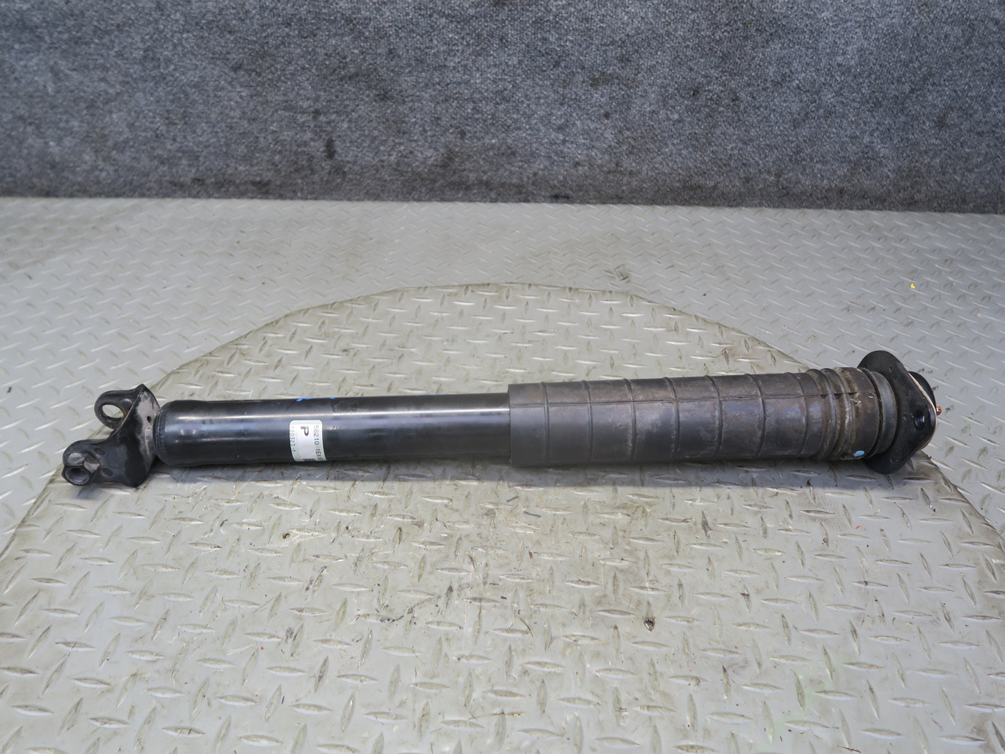 09-14 Nissan Z34 370Z Rear Left & Right Strut Shock Absorber Set 31K Miles OEM