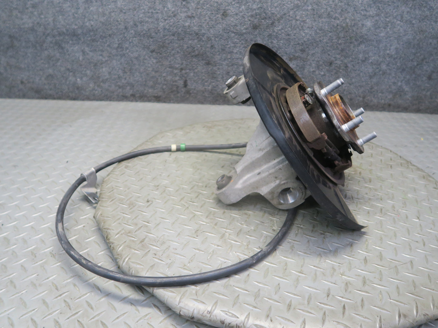 10-12 Nissan 370Z Z34 Rear Left Spindle Knuckle Wheel Hub Bearing 31K Miles OEM