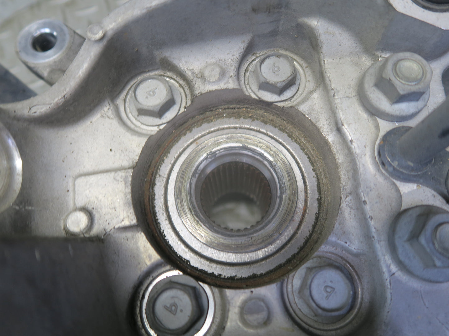 10-12 Nissan 370Z Z34 Rear Left Spindle Knuckle Wheel Hub Bearing 31K Miles OEM