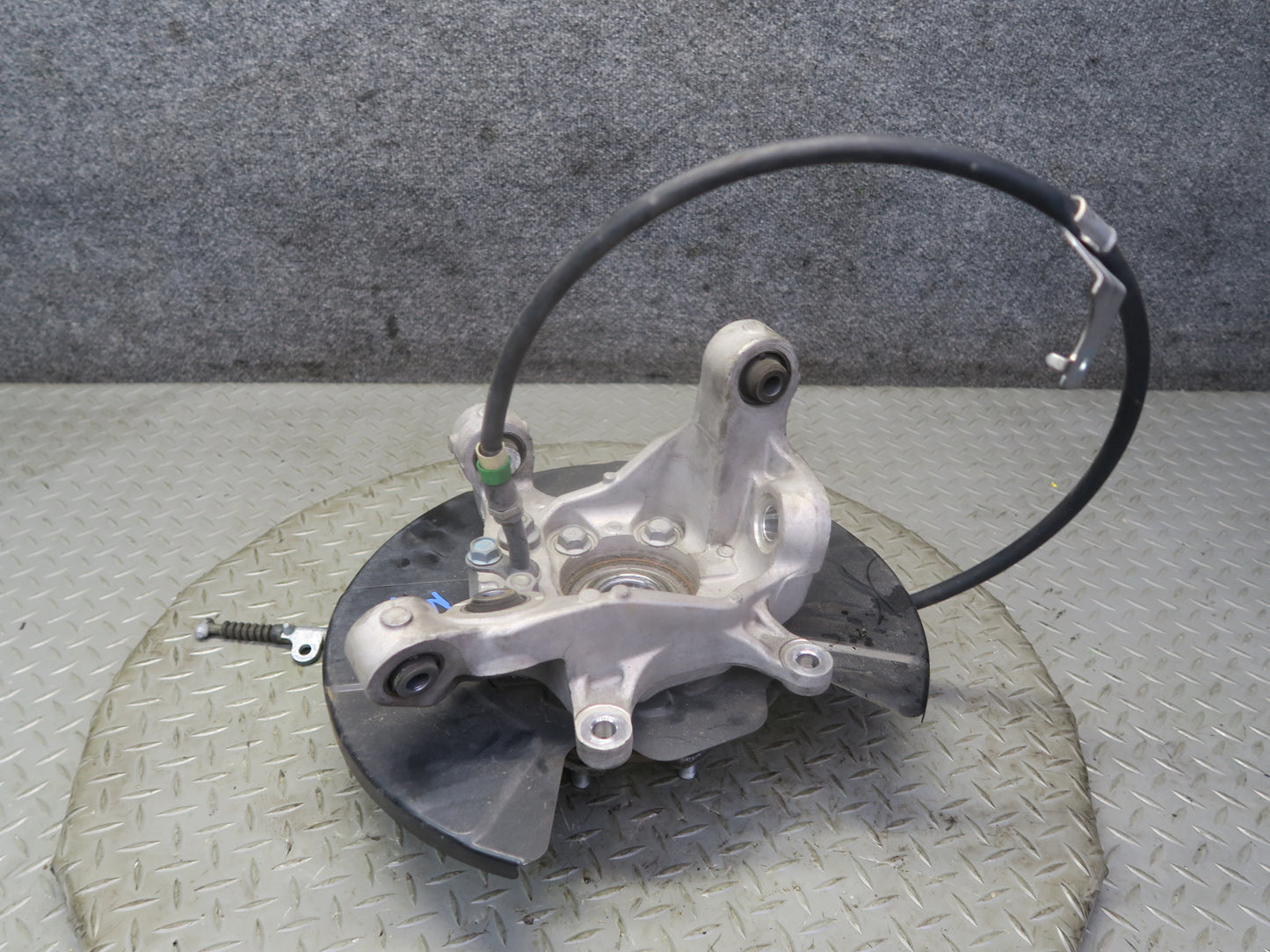 10-12 Nissan 370Z Z34 Rear Left Spindle Knuckle Wheel Hub Bearing 31K Miles OEM