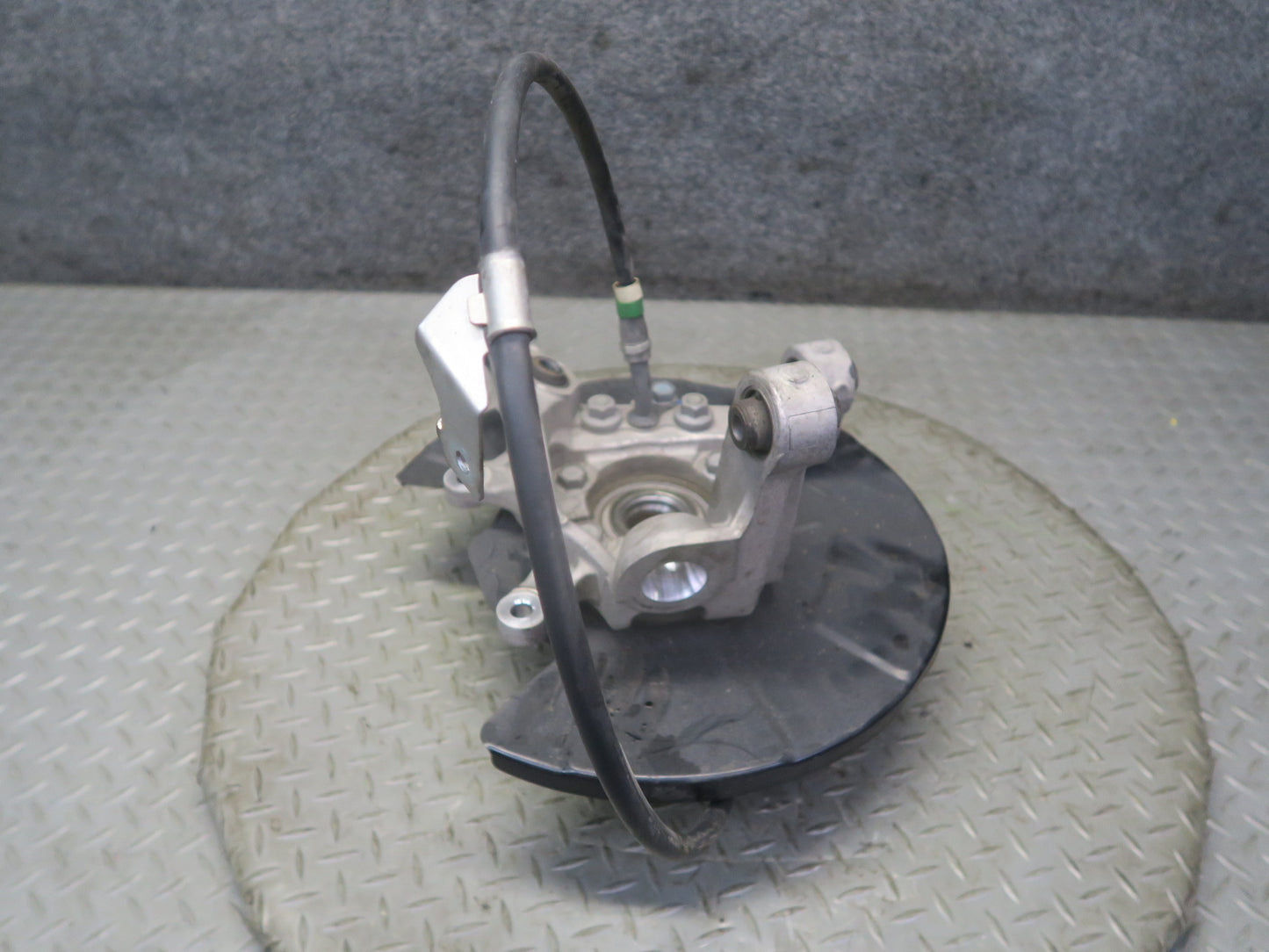 10-12 Nissan 370Z Z34 Rear Left Spindle Knuckle Wheel Hub Bearing 31K Miles OEM