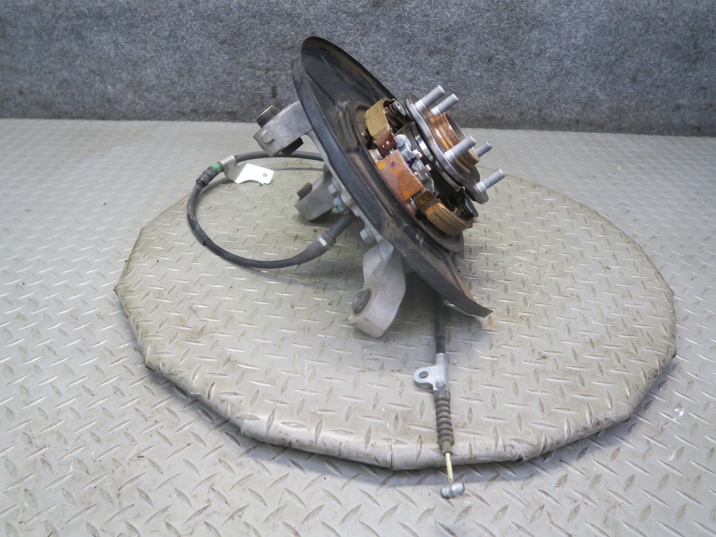 10-12 Nissan 370Z Z34 Rear Right Spindle Knuckle Wheel Hub Bearing 31K Miles OEM