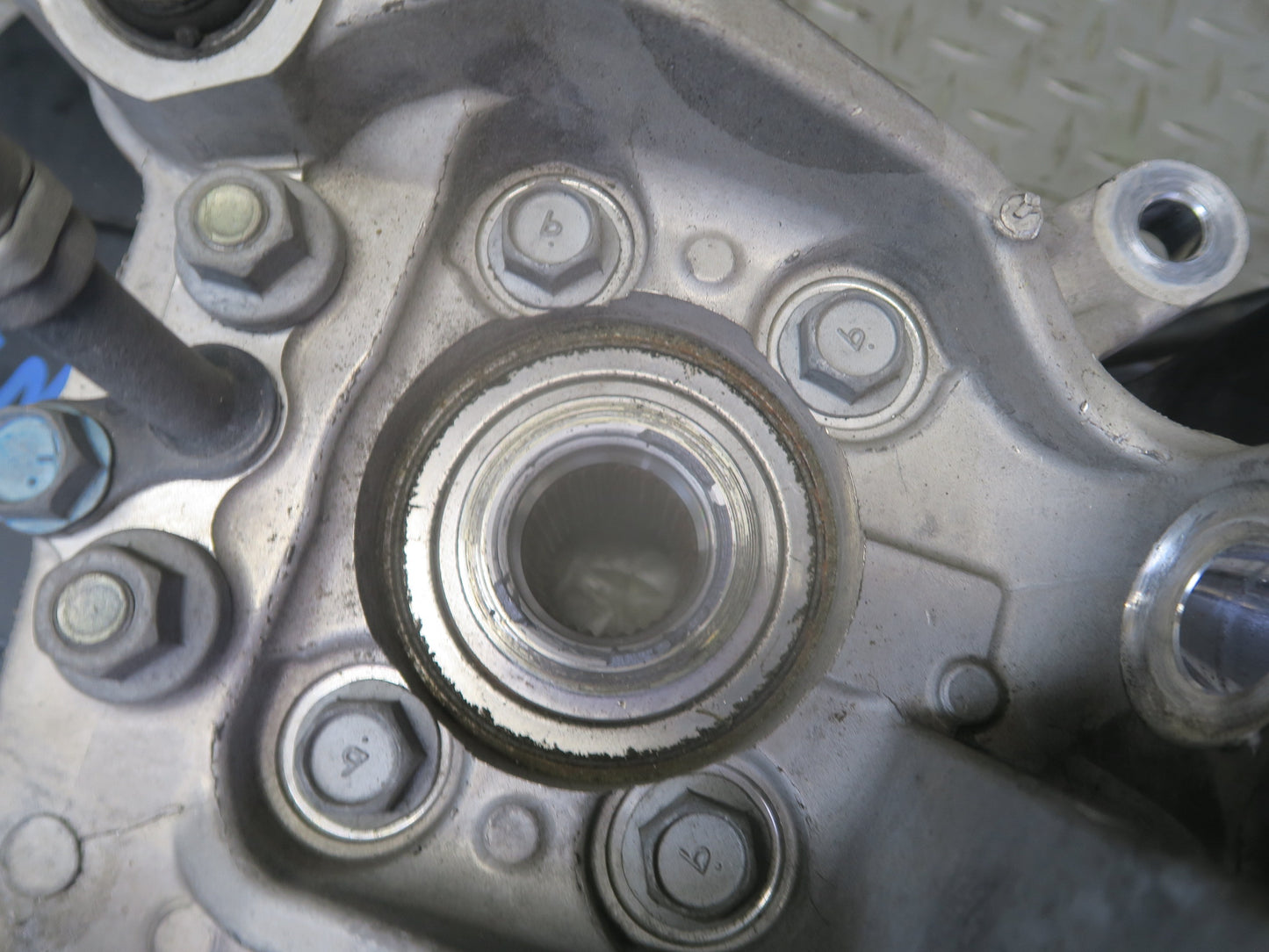 10-12 Nissan 370Z Z34 Rear Right Spindle Knuckle Wheel Hub Bearing 31K Miles OEM