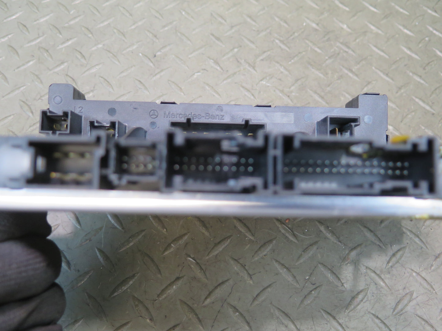 03-12 Mercedes R230 Sl-class Rear SAM Fuse Relay Box Module 2305454032 OEM