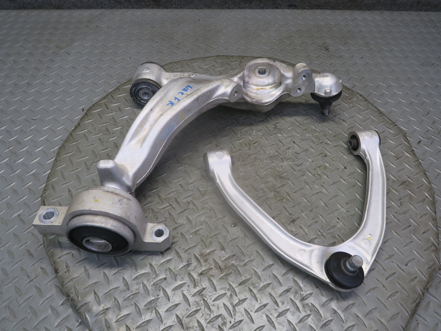 09-20 Nissan Z34 370Z Front Right Upper & Lower Control Arm Set 31K Miles OEM