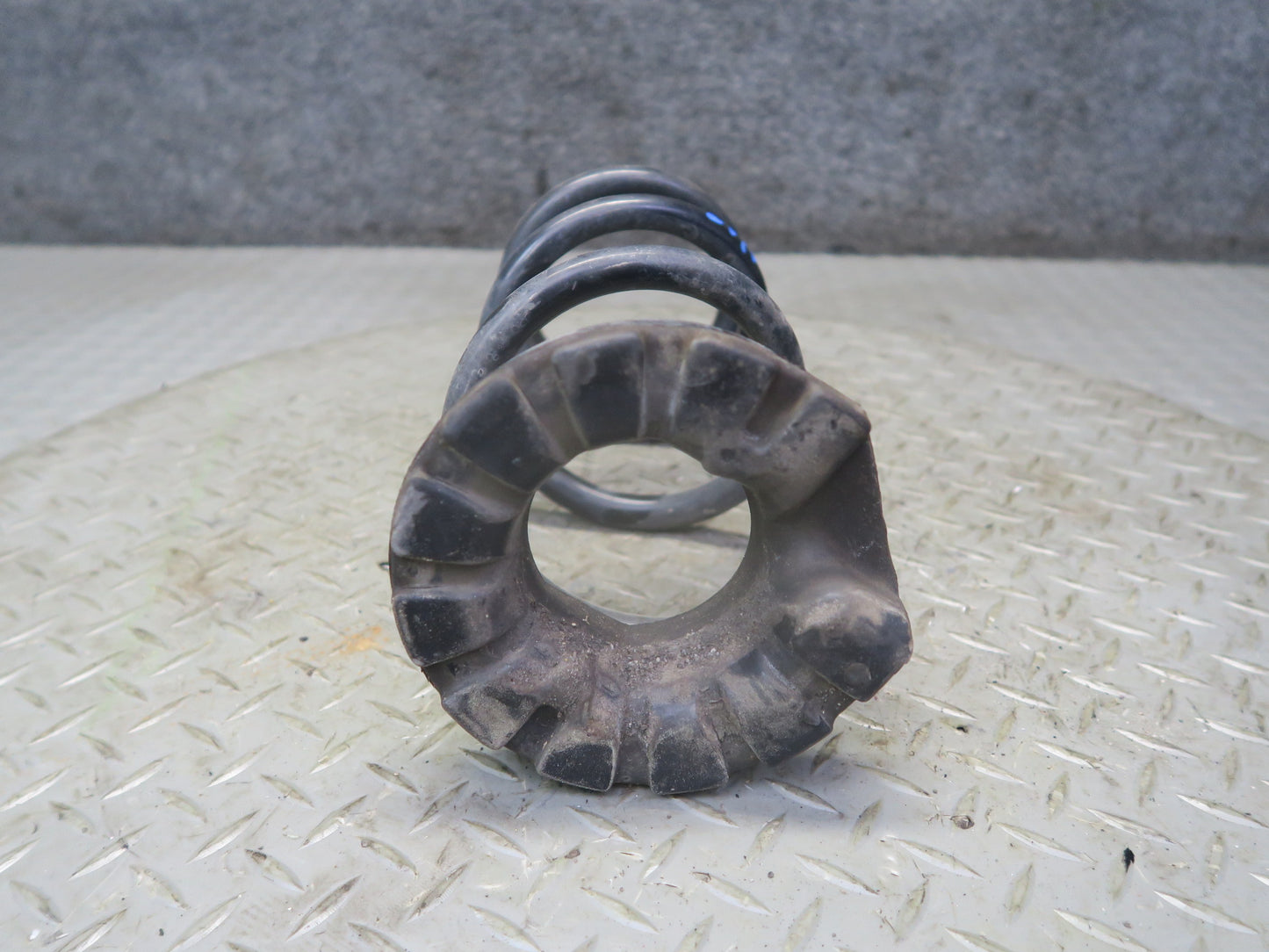 09-20 Nissan 370Z Z34 Coupe Set of 2 Rear Left & Right Coil Spring OEM