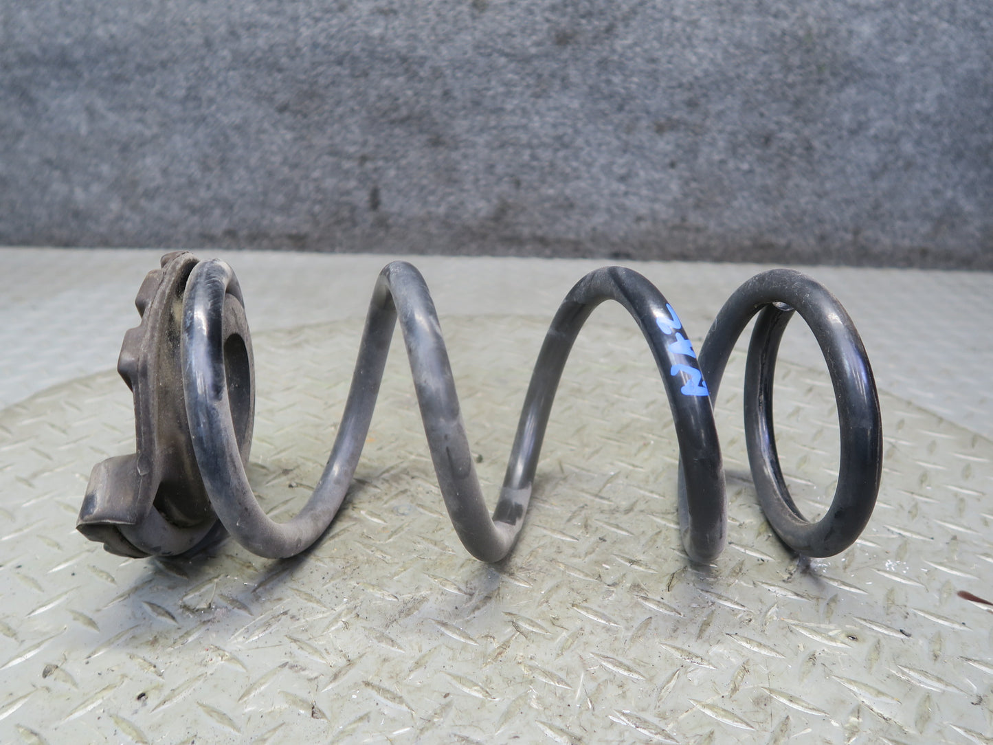 09-20 Nissan 370Z Z34 Coupe Set of 2 Rear Left & Right Coil Spring OEM