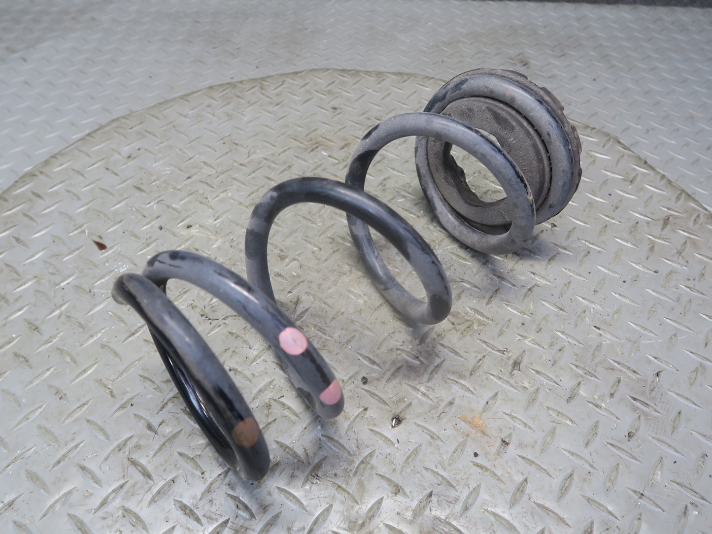 09-20 Nissan 370Z Z34 Coupe Set of 2 Rear Left & Right Coil Spring OEM