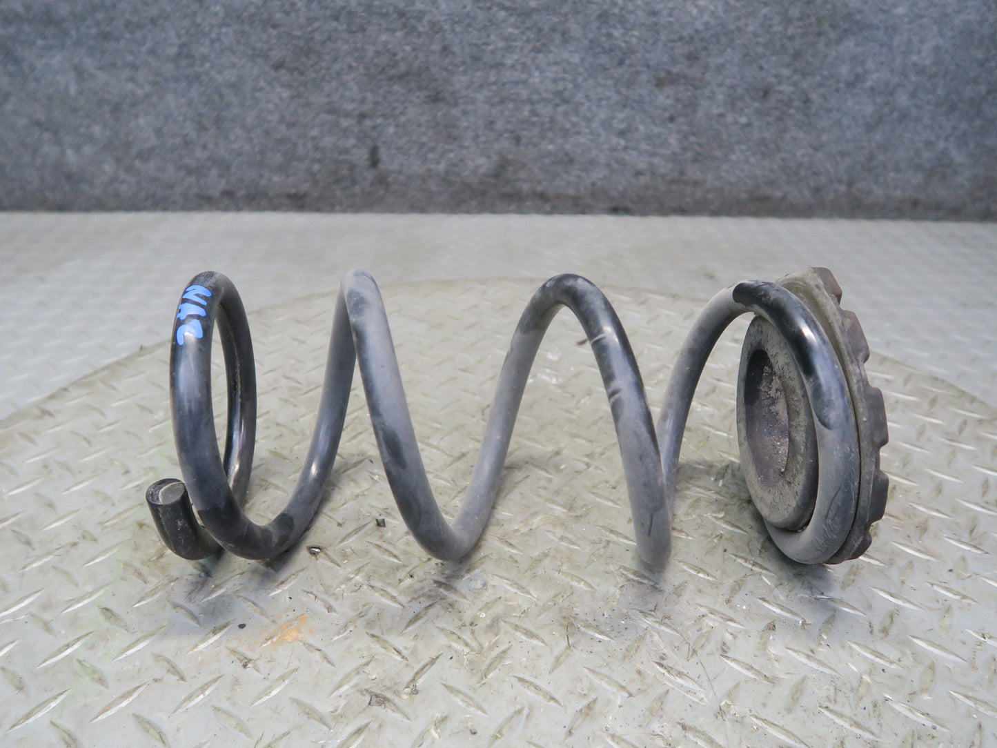 09-20 Nissan 370Z Z34 Coupe Set of 2 Rear Left & Right Coil Spring OEM