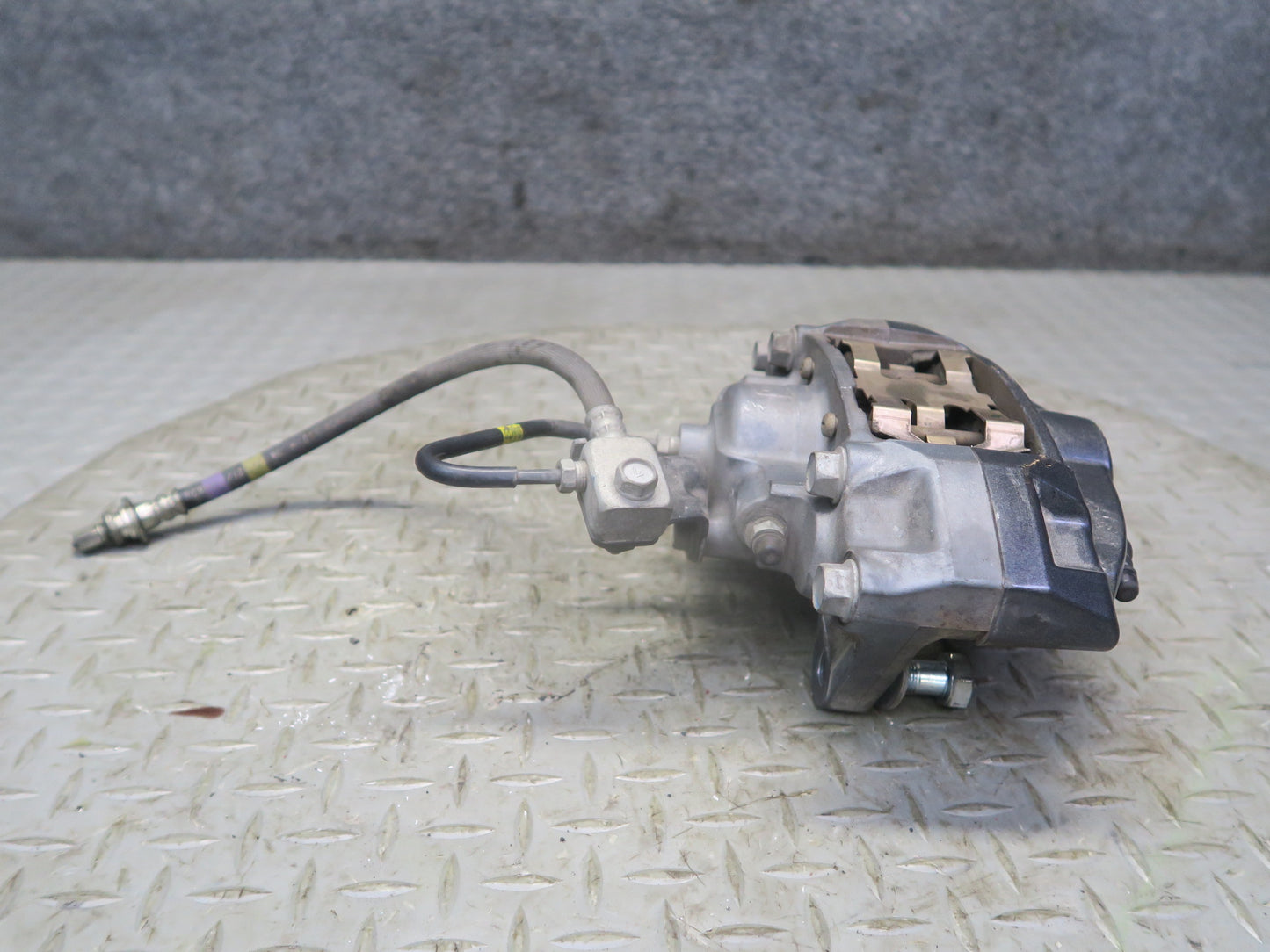09-12 Nissan Z34 370Z Rear Left & Right Sport Brake Caliper Set Akebono 31K OEM