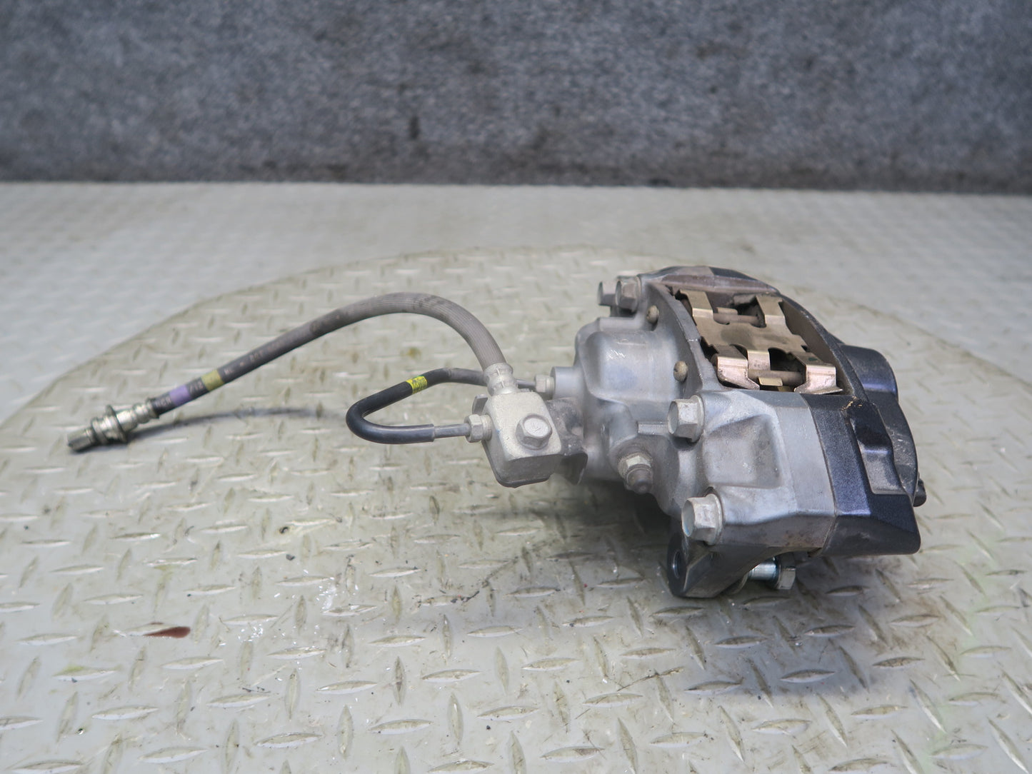 09-12 Nissan Z34 370Z Rear Left & Right Sport Brake Caliper Set Akebono 31K OEM