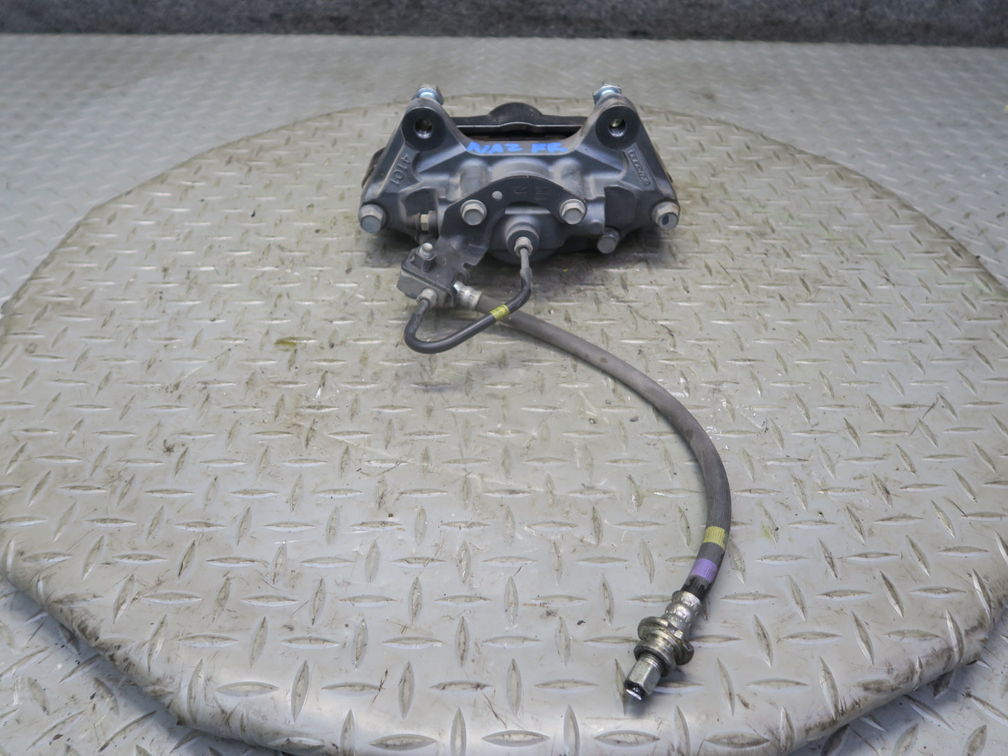 09-12 Nissan Z34 370Z Rear Left & Right Sport Brake Caliper Set Akebono 31K OEM