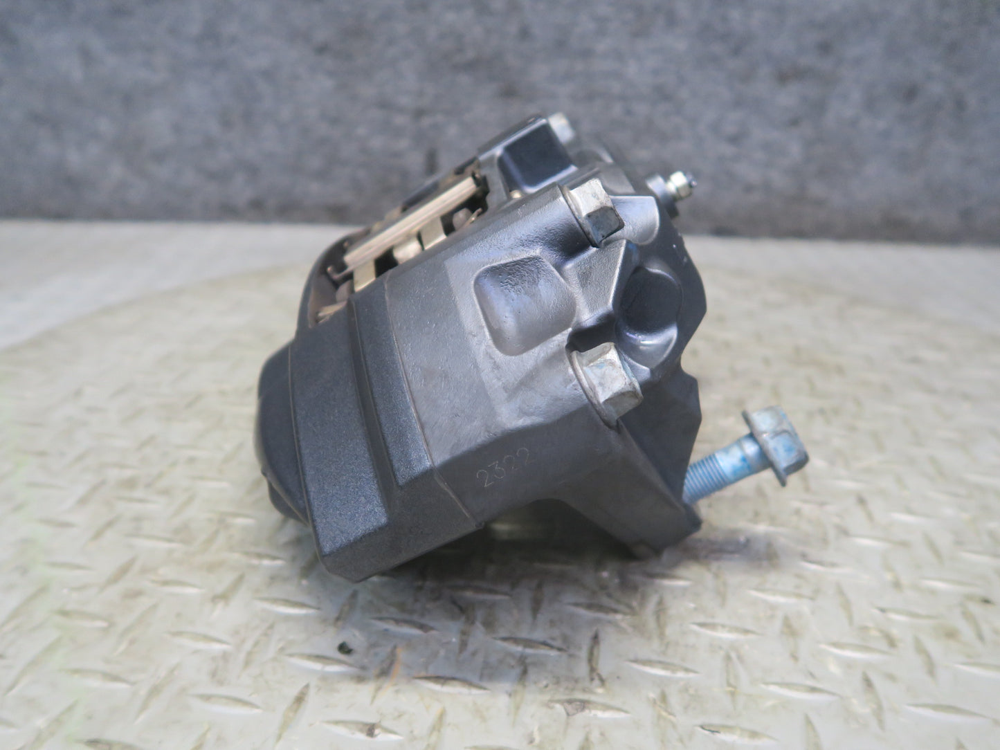 09-12 Nissan Z34 370Z Front Left & Right Sport Brake Caliper Set Akebono 31K OEM