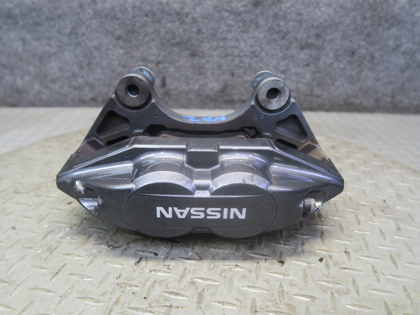 09-12 Nissan Z34 370Z Front Left & Right Sport Brake Caliper Set Akebono 31K OEM