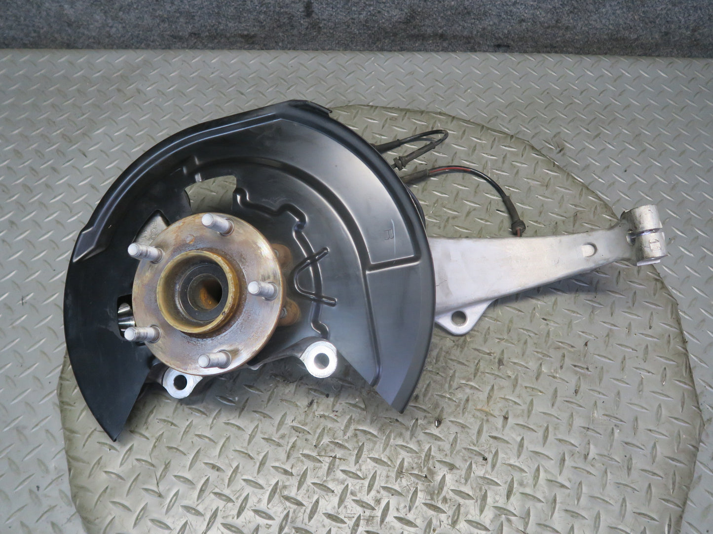 12-13 Nissan Z34 370Z Front Right Spindle Knuckle Wheel Hub Bearing 31K Mile OEM