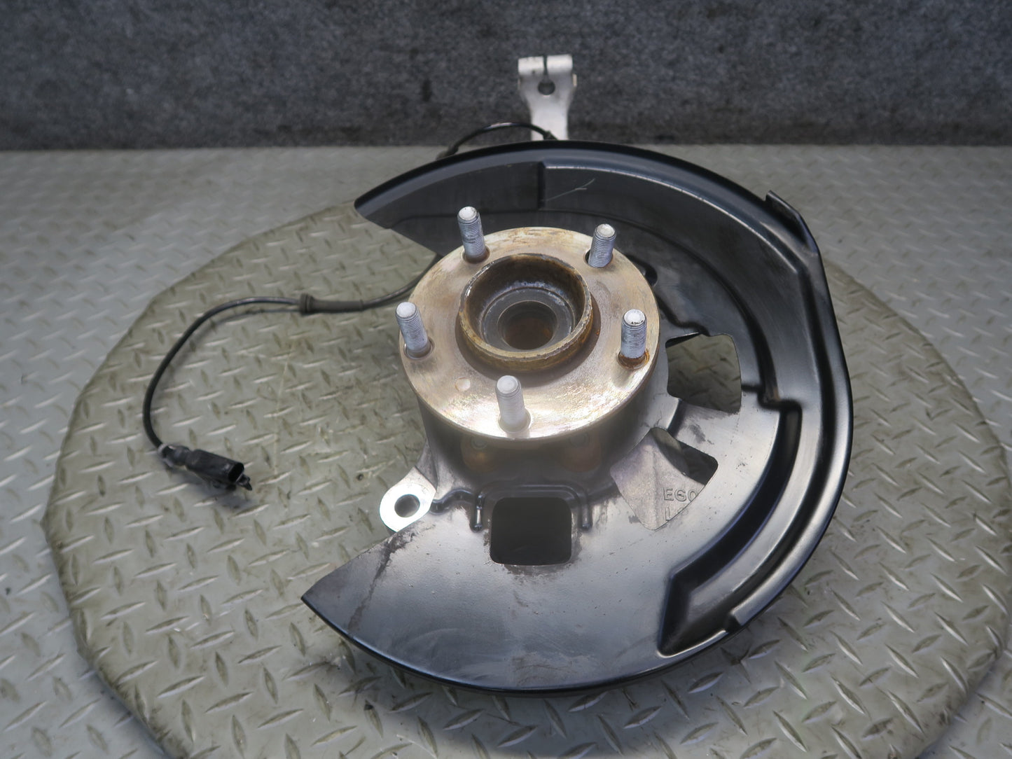 12-13 Nissan Z34 370Z Front Left Spindle Knuckle Wheel Hub Bearing 31K Miles OEM