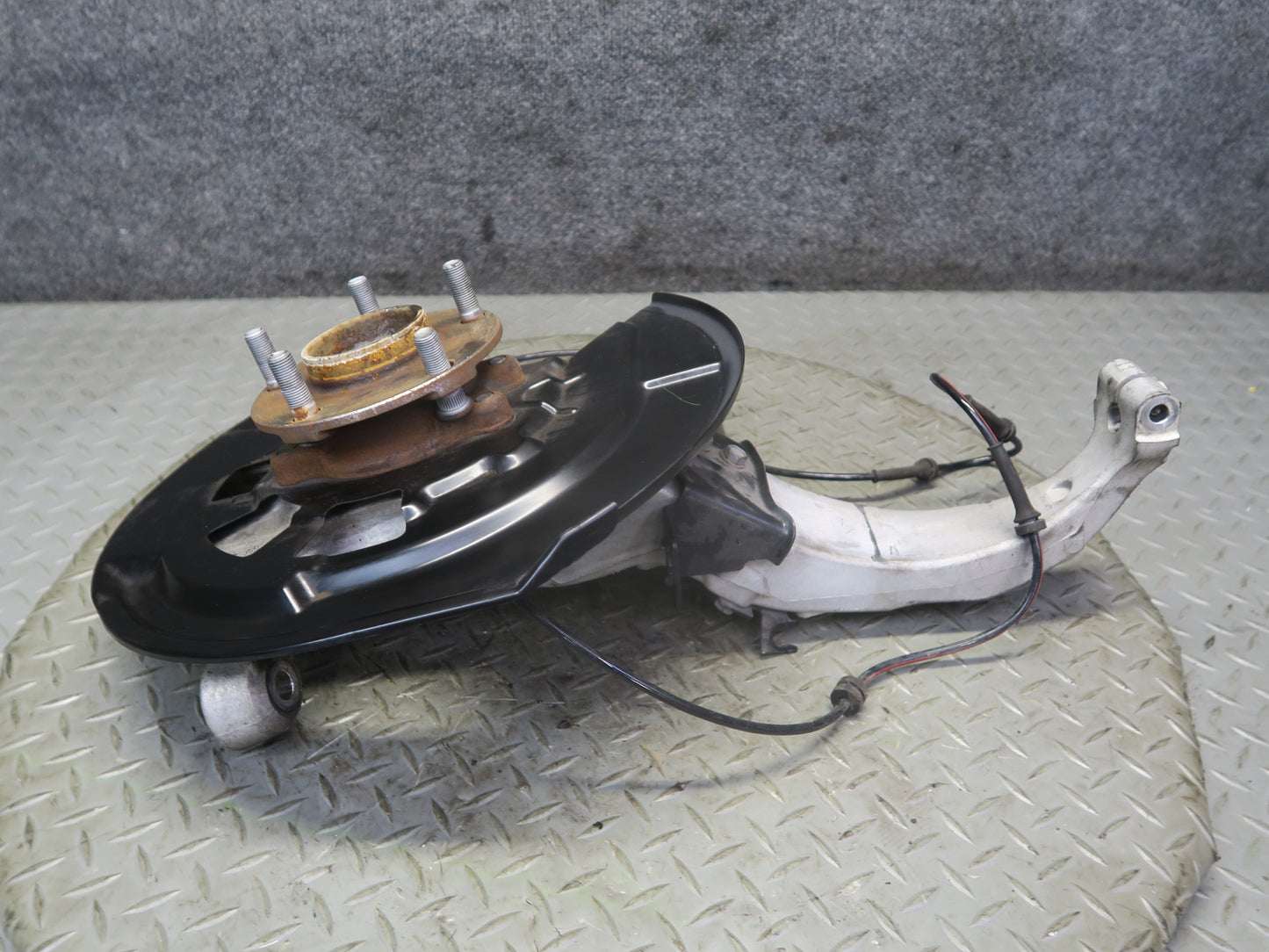 12-13 Nissan Z34 370Z Front Left Spindle Knuckle Wheel Hub Bearing 31K Miles OEM