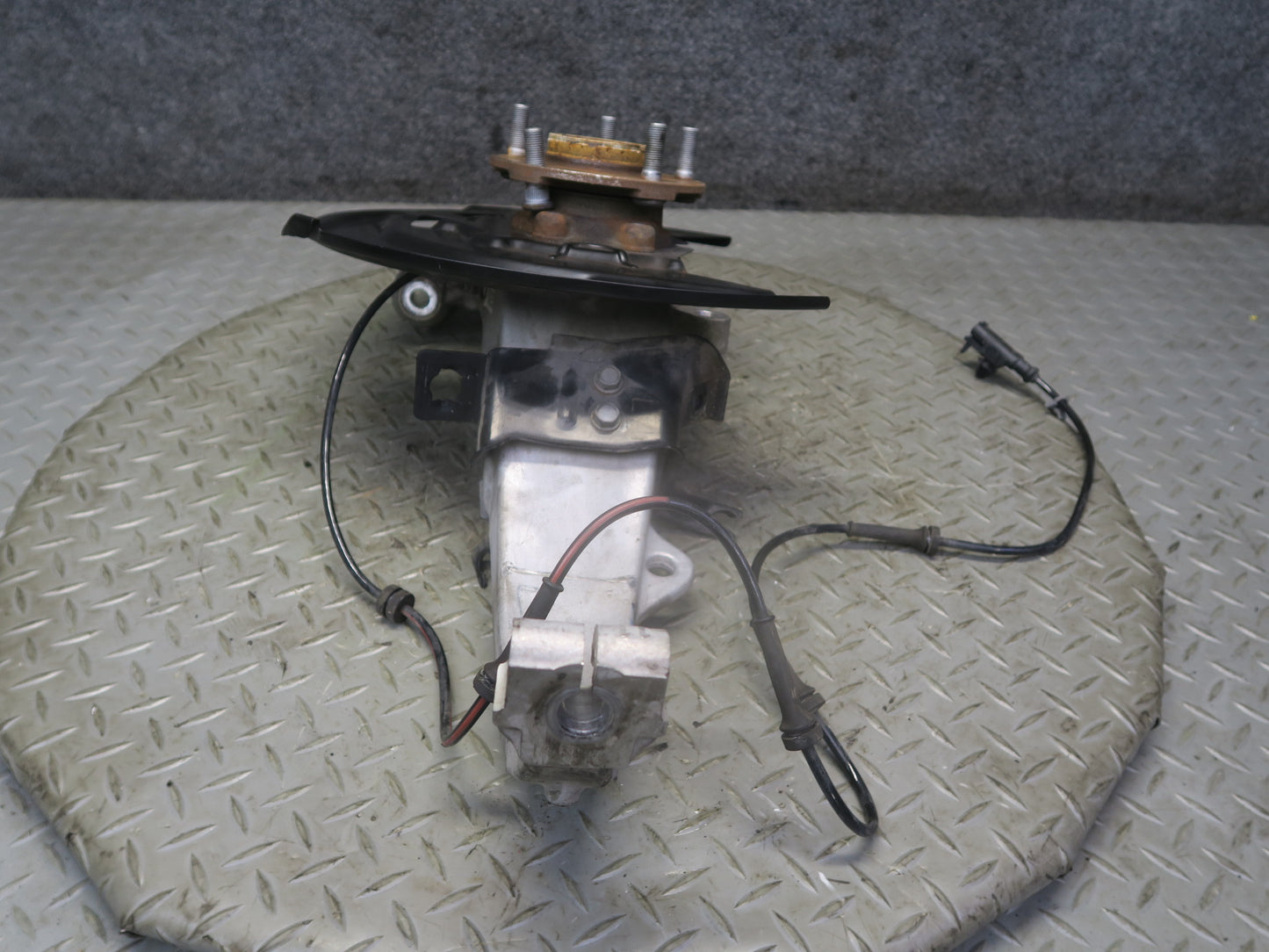 12-13 Nissan Z34 370Z Front Left Spindle Knuckle Wheel Hub Bearing 31K Miles OEM