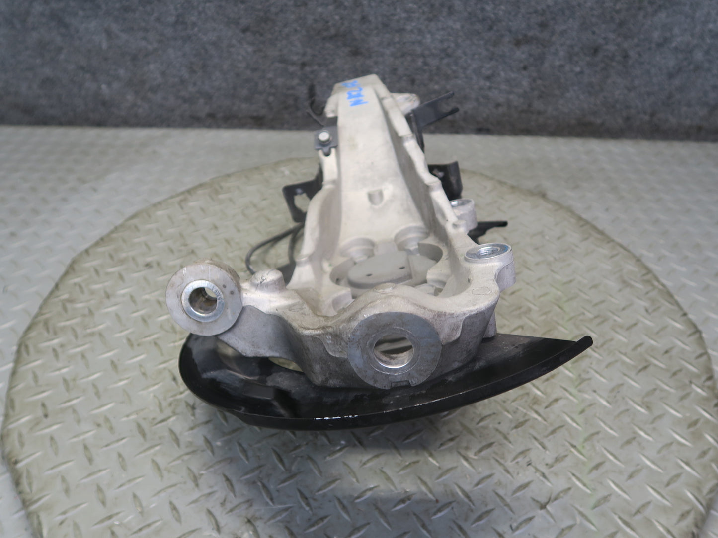 12-13 Nissan Z34 370Z Front Left Spindle Knuckle Wheel Hub Bearing 31K Miles OEM