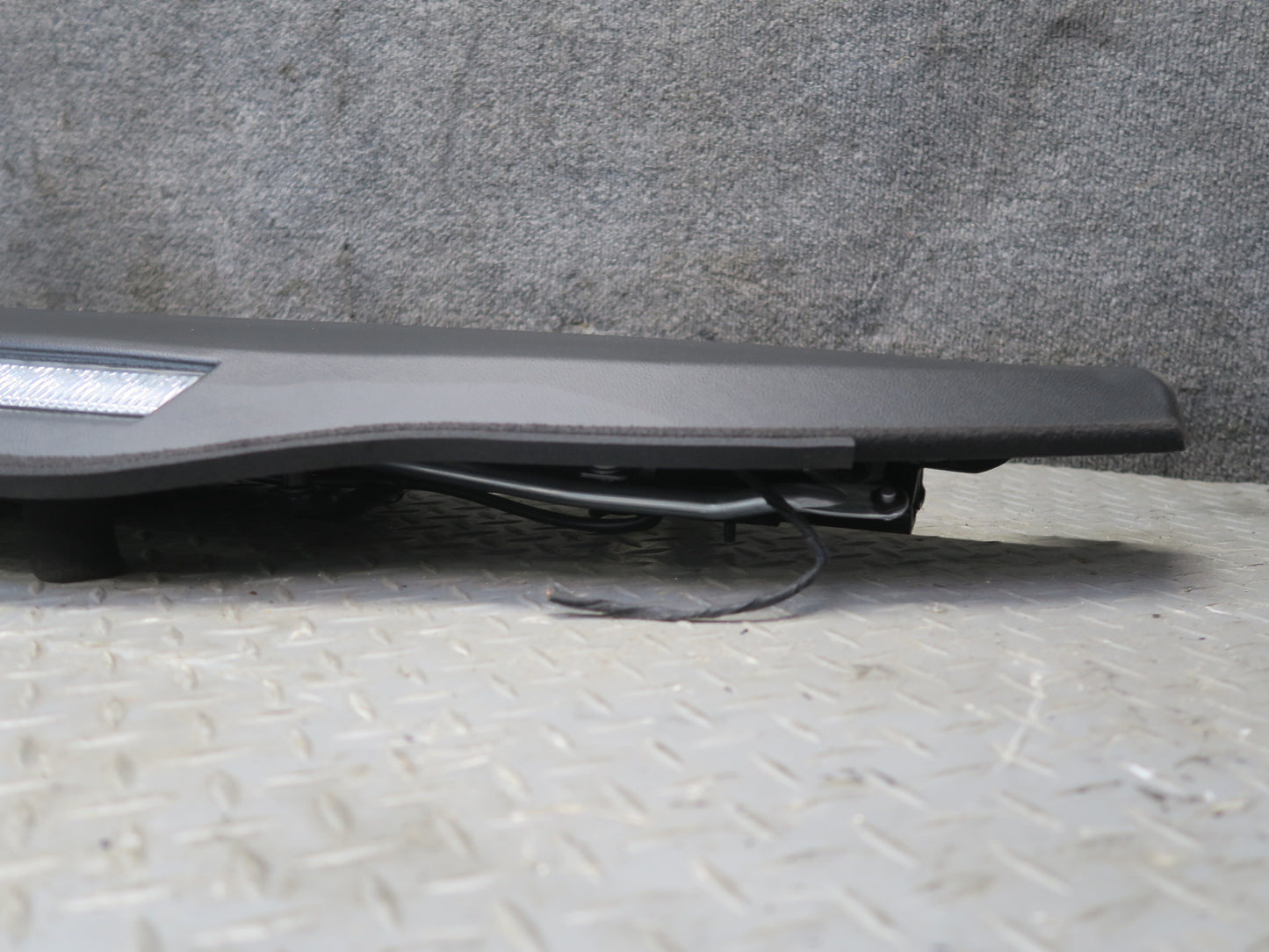 2014-2020 Maserati Ghibli M157 Rear Sun Shade Roller Blind w Center Brake Light